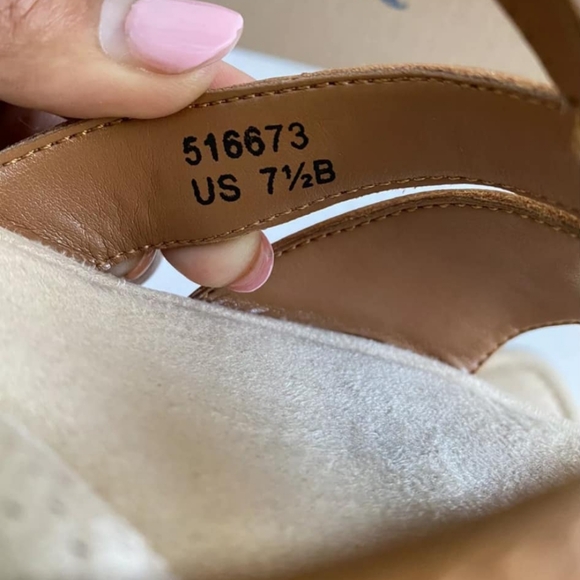 New Lands End Women's 7.5M Lightweight Comfort Sandals Shoes Brown Cognac - Picture 7 of 10